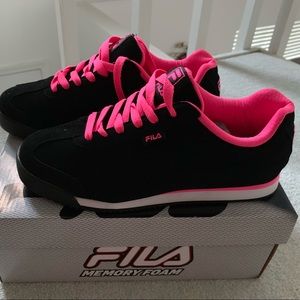 BRAND NEW! FILA in hot pink and black